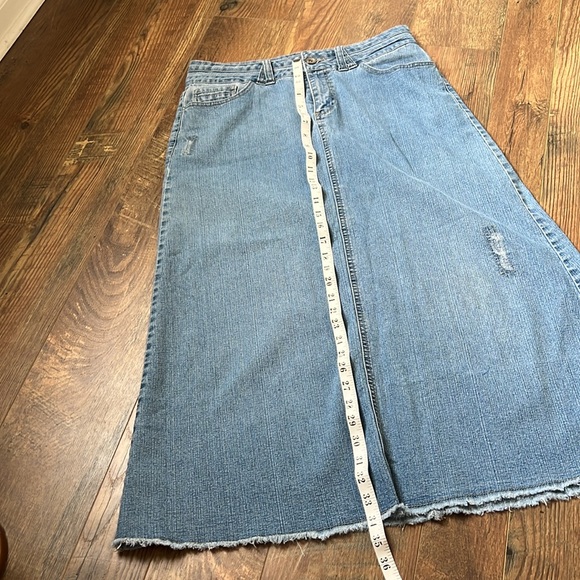 Cato brand size 10 long denim skirt - Picture 4 of 6